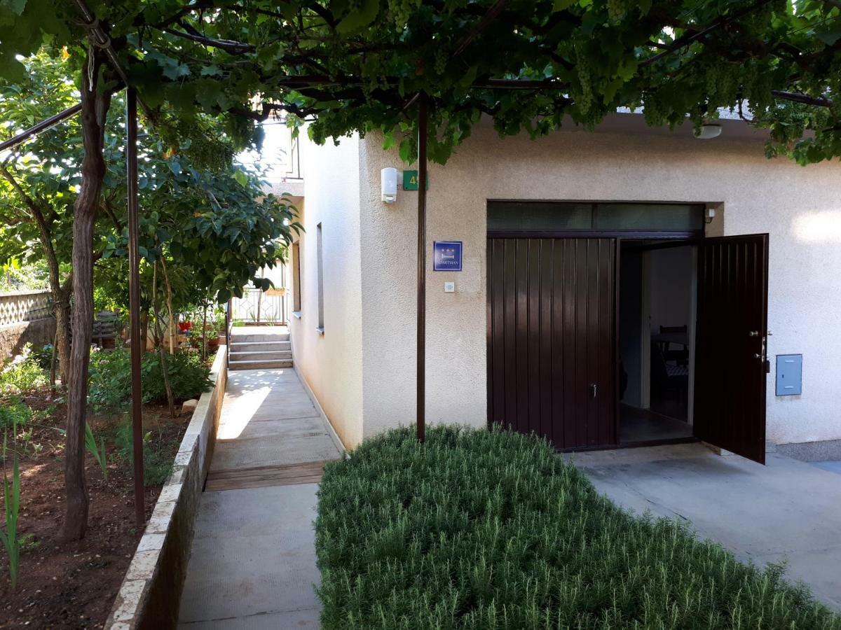 Ferienwohnung Apartman Ivan Pula Exterior foto